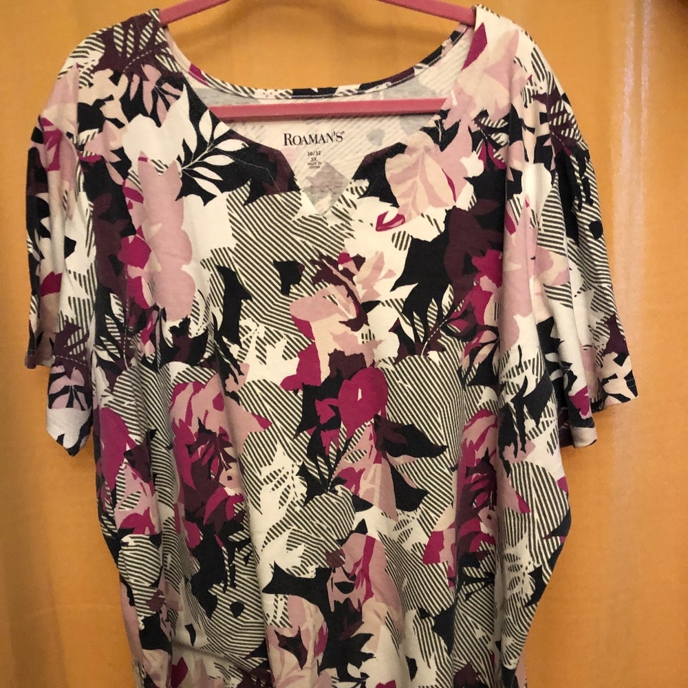 Roaman's (3x) floral & stripe top - fits like 5X